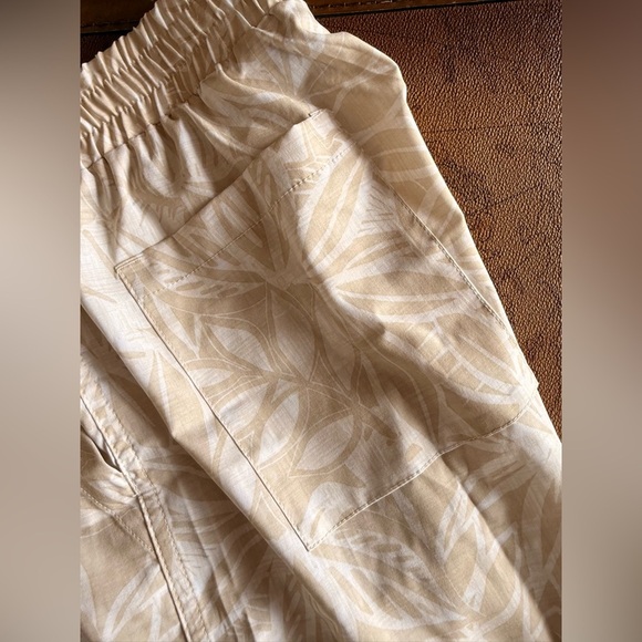Ripskirt Hawaii Cream Patterned Cropped Pants - Picture 5 of 14